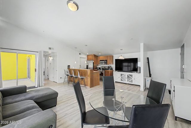 1111 W UNIVERSITY Drive 2020, Tempe, AZ 85281