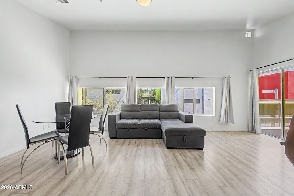 1111 W UNIVERSITY Drive 2020, Tempe, AZ 85281