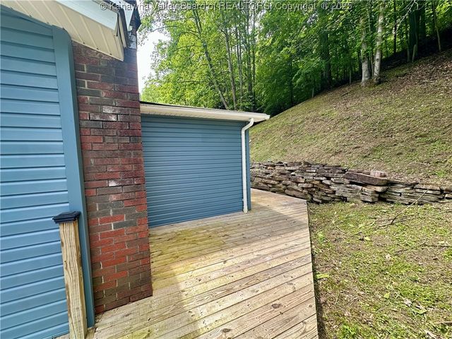 282 Hidden Valley Road, Chapmanville, WV 25508