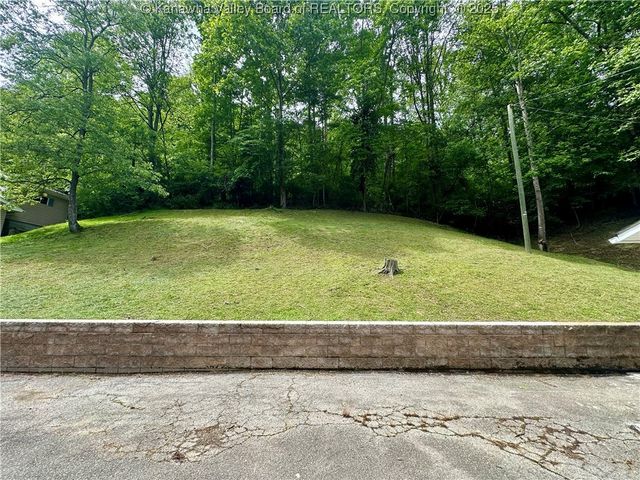 282 Hidden Valley Road, Chapmanville, WV 25508