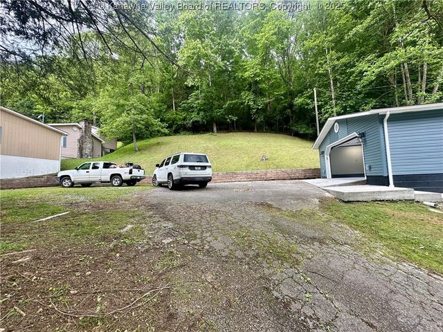 282 Hidden Valley Road, Chapmanville, WV 25508