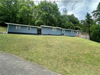 282 Hidden Valley Road, Chapmanville, WV 25508