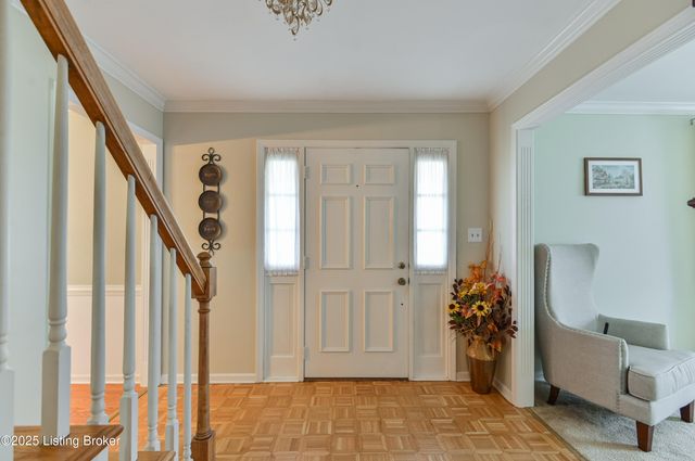 218 Cambridge Station Rd, Louisville, KY 40223