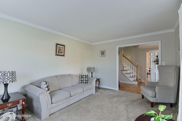 218 Cambridge Station Rd, Louisville, KY 40223