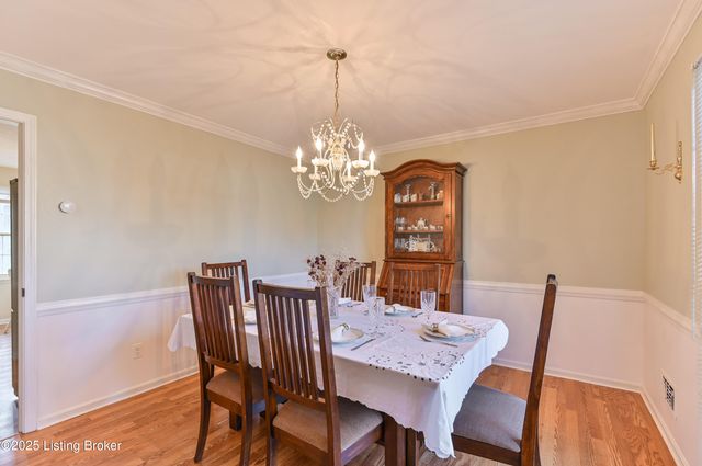 218 Cambridge Station Rd, Louisville, KY 40223