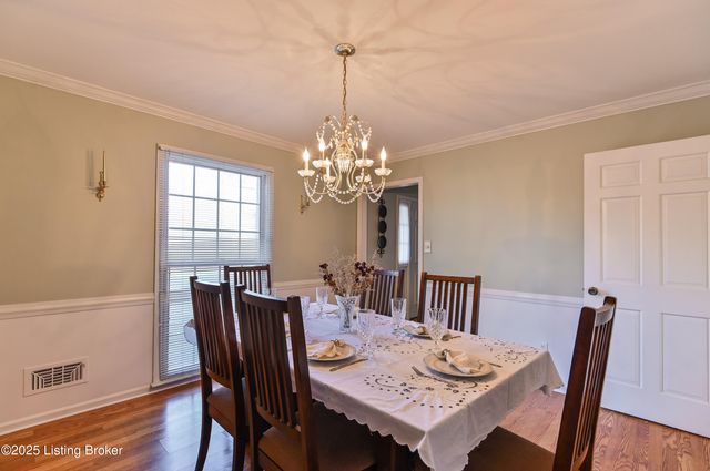 218 Cambridge Station Rd, Louisville, KY 40223