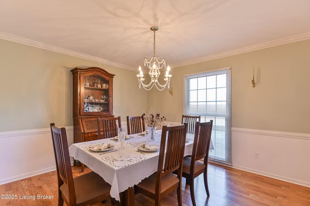 218 Cambridge Station Rd, Louisville, KY 40223