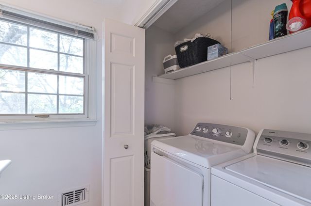 218 Cambridge Station Rd, Louisville, KY 40223