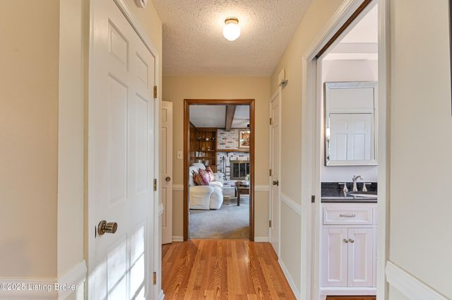 218 Cambridge Station Rd, Louisville, KY 40223