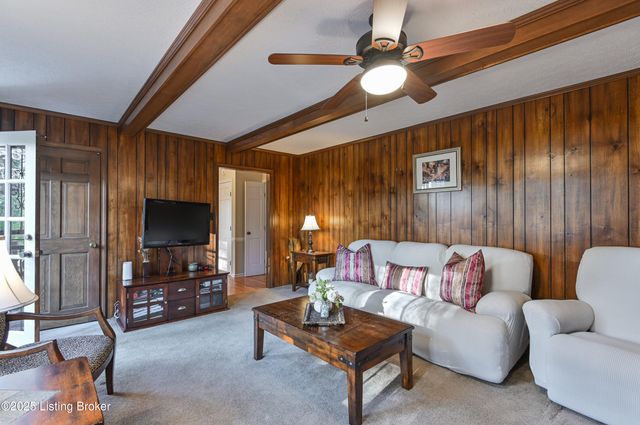 218 Cambridge Station Rd, Louisville, KY 40223