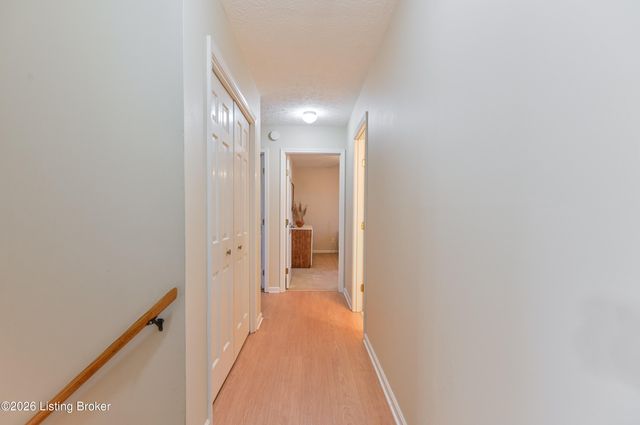 218 Cambridge Station Rd, Louisville, KY 40223