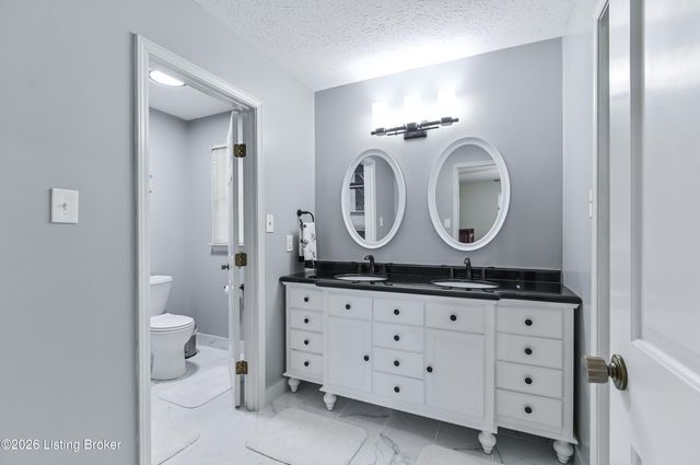 218 Cambridge Station Rd, Louisville, KY 40223