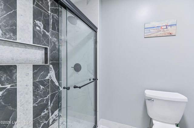 218 Cambridge Station Rd, Louisville, KY 40223