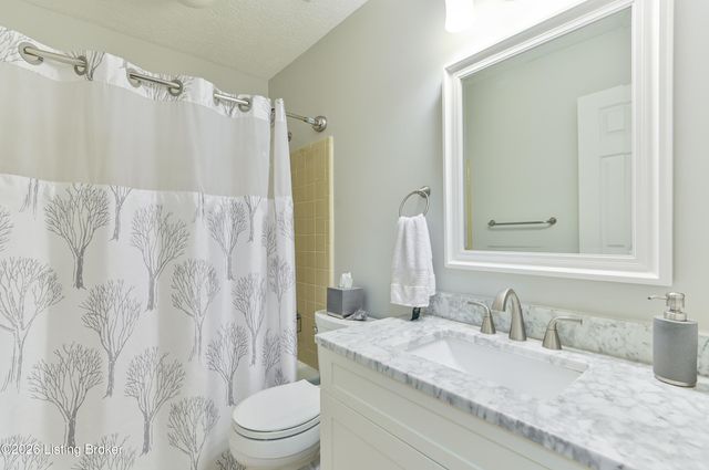 218 Cambridge Station Rd, Louisville, KY 40223