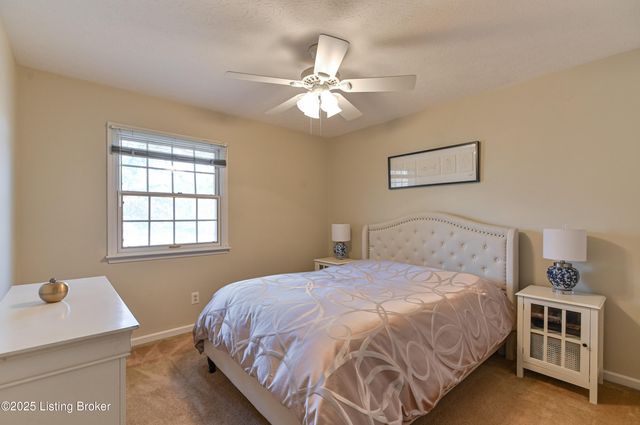 218 Cambridge Station Rd, Louisville, KY 40223