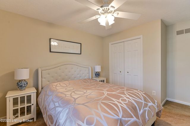 218 Cambridge Station Rd, Louisville, KY 40223