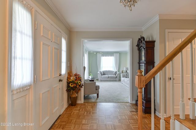 218 Cambridge Station Rd, Louisville, KY 40223