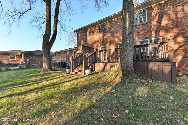 218 Cambridge Station Rd, Louisville, KY 40223