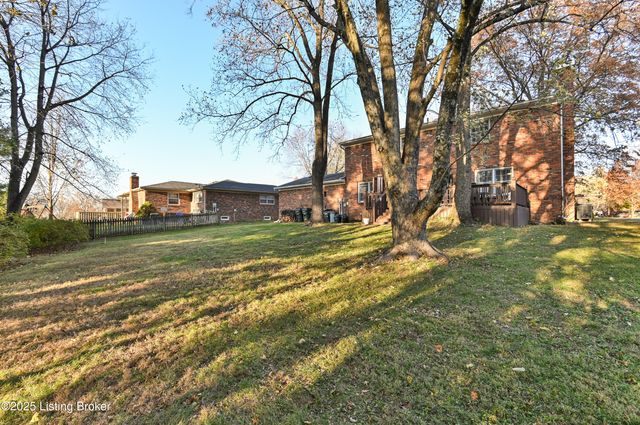 218 Cambridge Station Rd, Louisville, KY 40223