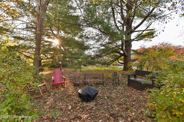 218 Cambridge Station Rd, Louisville, KY 40223