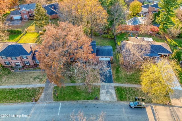 218 Cambridge Station Rd, Louisville, KY 40223