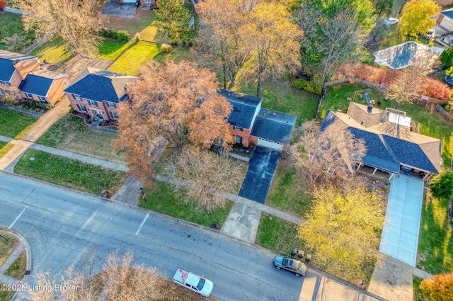 218 Cambridge Station Rd, Louisville, KY 40223