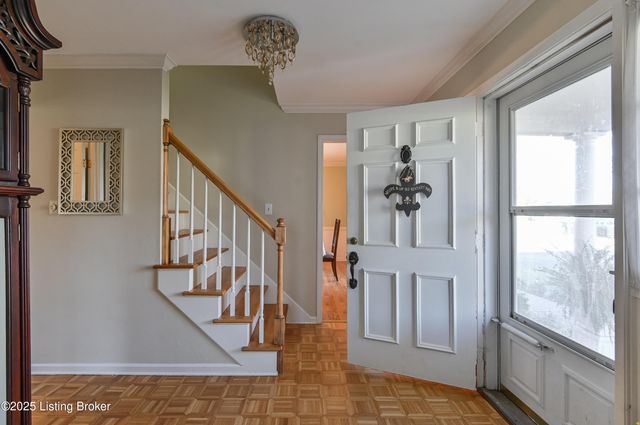 218 Cambridge Station Rd, Louisville, KY 40223