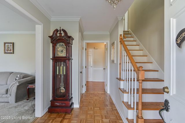 218 Cambridge Station Rd, Louisville, KY 40223