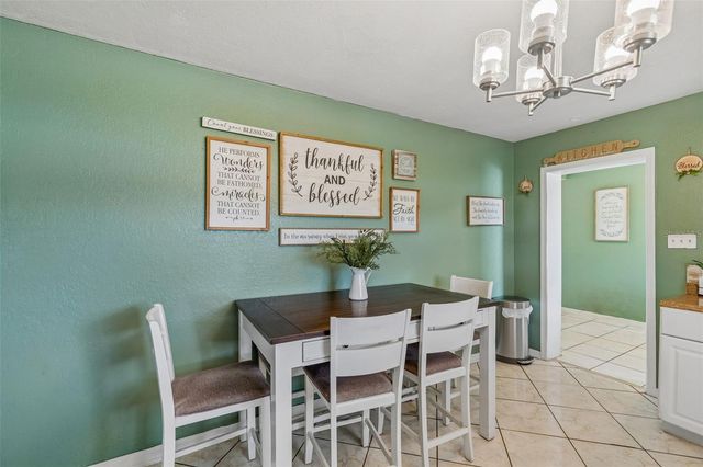 7307 N HUNTLEY AVENUE, Tampa, FL 33604