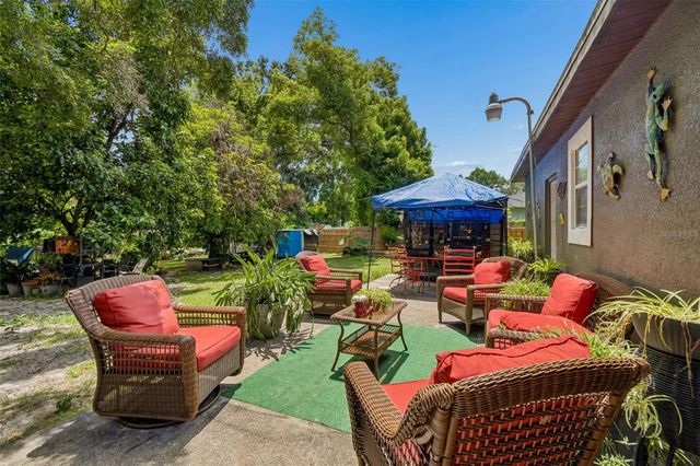 7307 N HUNTLEY AVENUE, Tampa, FL 33604