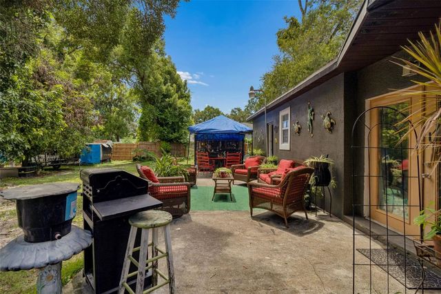 7307 N HUNTLEY AVENUE, Tampa, FL 33604