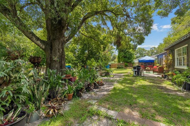 7307 N HUNTLEY AVENUE, Tampa, FL 33604