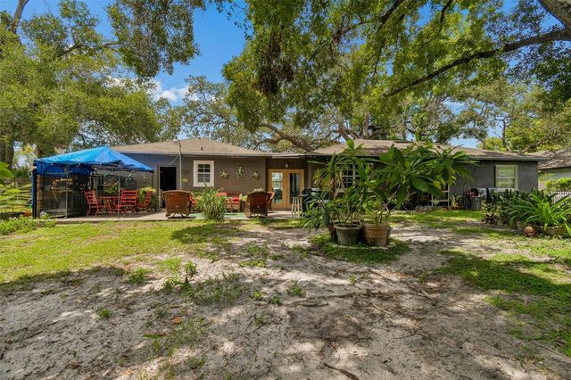 7307 N HUNTLEY AVENUE, Tampa, FL 33604