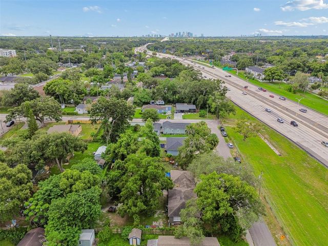 7307 N HUNTLEY AVENUE, Tampa, FL 33604
