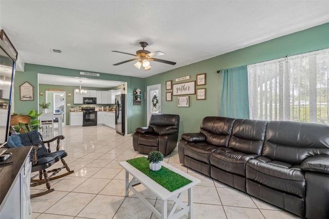 7307 N HUNTLEY AVENUE, Tampa, FL 33604