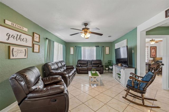 7307 N HUNTLEY AVENUE, Tampa, FL 33604