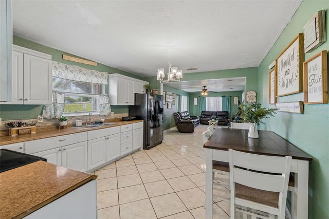 7307 N HUNTLEY AVENUE, Tampa, FL 33604