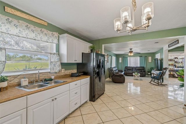 7307 N HUNTLEY AVENUE, Tampa, FL 33604