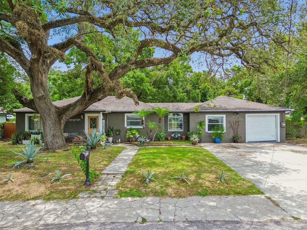 7307 N HUNTLEY AVENUE, Tampa, FL 33604
