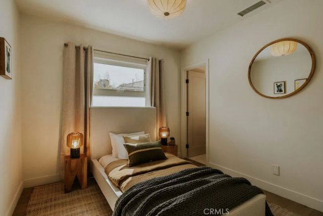 4048 Tivoli Avenue, Los Angeles, CA 90066