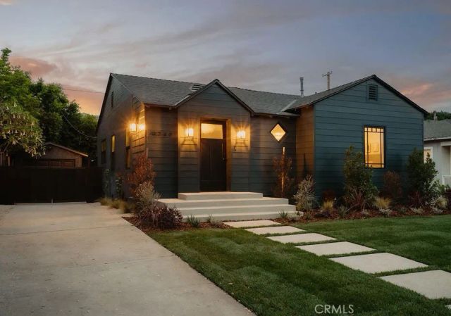 4048 Tivoli Avenue, Los Angeles, CA 90066