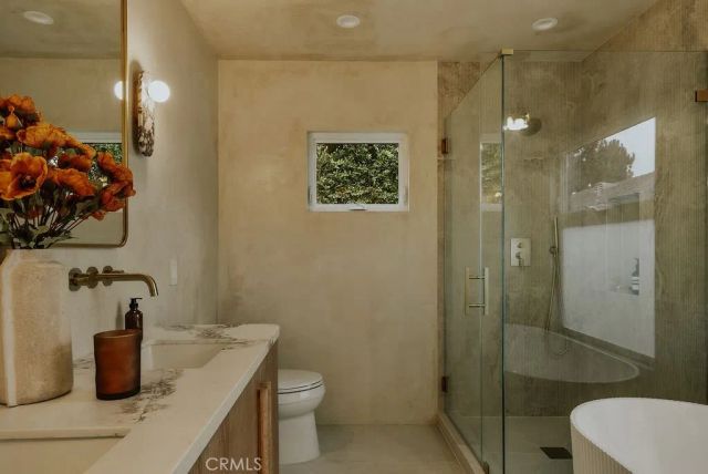 4048 Tivoli Avenue, Los Angeles, CA 90066