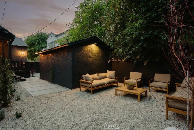 4048 Tivoli Avenue, Los Angeles, CA 90066