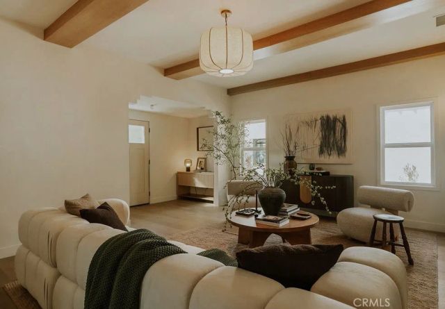 4048 Tivoli Avenue, Los Angeles, CA 90066