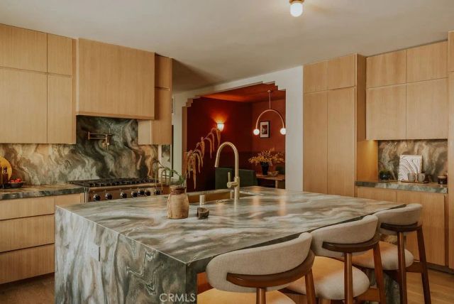 4048 Tivoli Avenue, Los Angeles, CA 90066