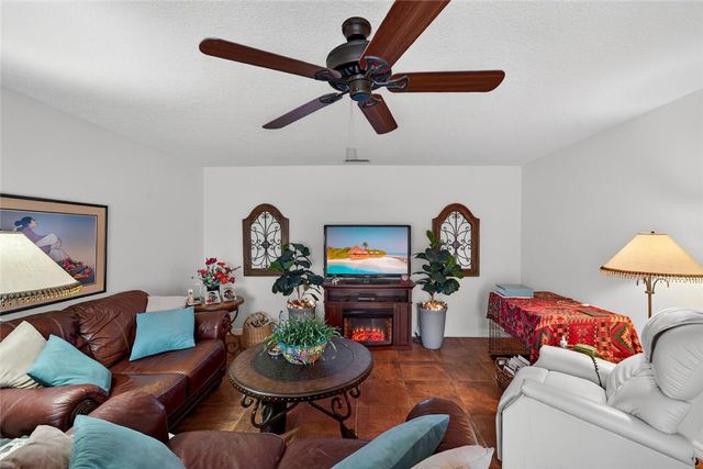 2406 1st Place, Vero Beach, FL 32962