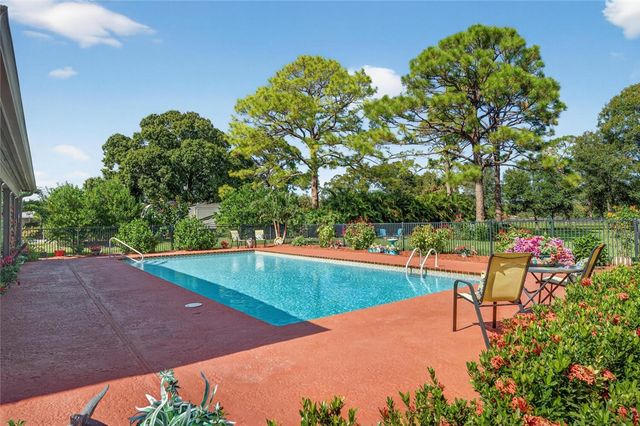 2406 1st Place, Vero Beach, FL 32962