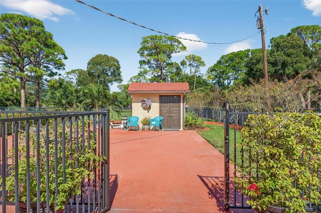 2406 1st Place, Vero Beach, FL 32962