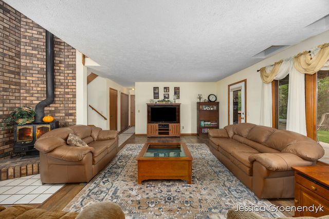 190 N Patterson Road, Wayland, MI 49348