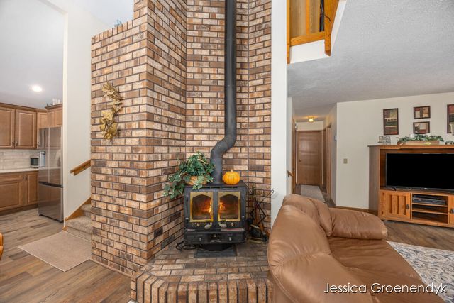 190 N Patterson Road, Wayland, MI 49348